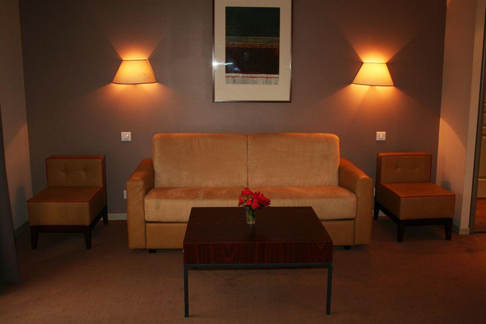 Clarion Suites Corneille Luchon Bagneres-de-Luchon ภายนอก รูปภาพ